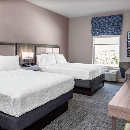 Hampton Inn Cranbury Экстерьер фото