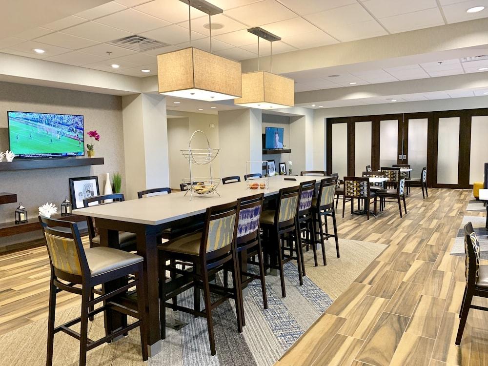 Hampton Inn Cranbury Экстерьер фото